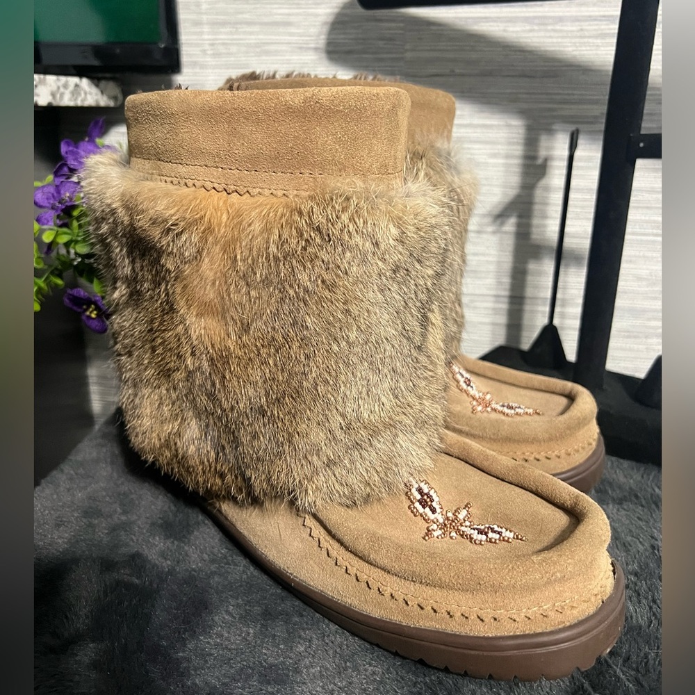 26. Manitoba Mukluks Boots